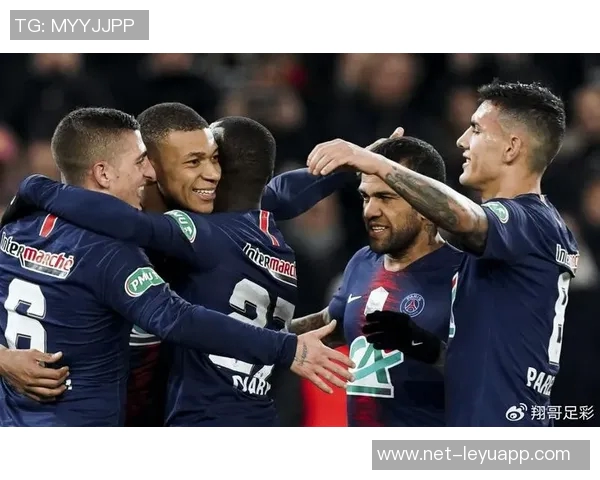 阿斯报报道巴萨与巴黎在环球足球奖颁奖典礼中荣获多项大奖